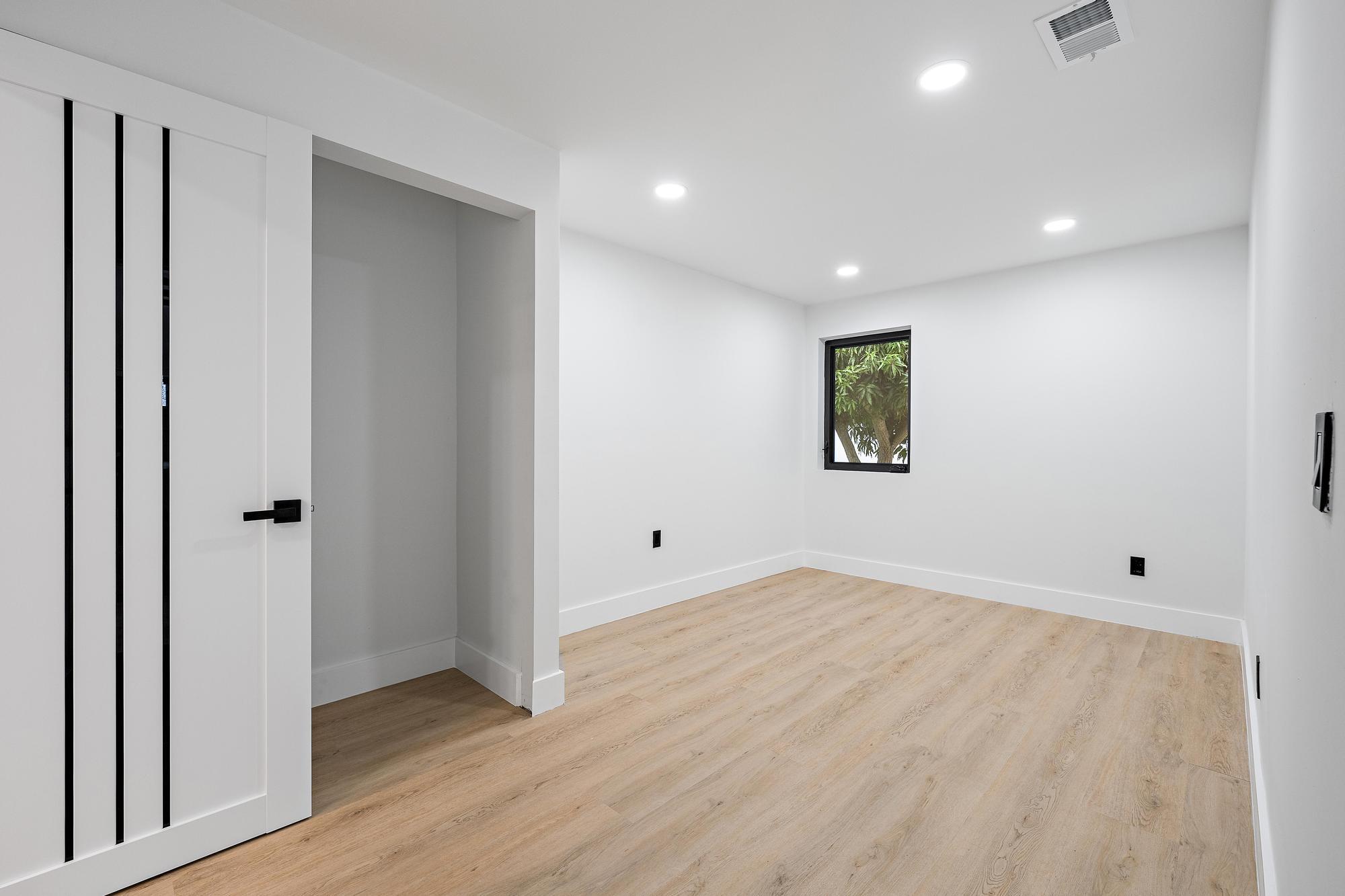 360 Saturn, Tequesta FL 33469