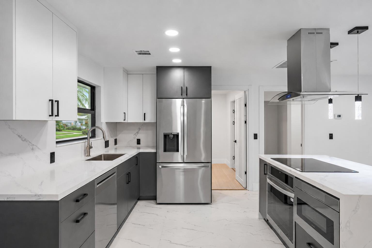 360 Saturn, Tequesta FL 33469