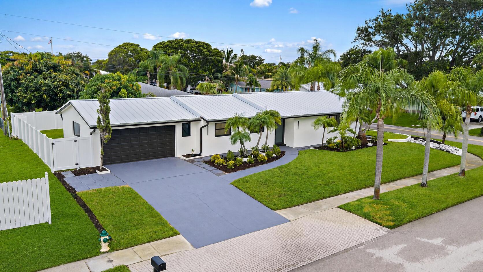 360 Saturn, Tequesta FL 33469