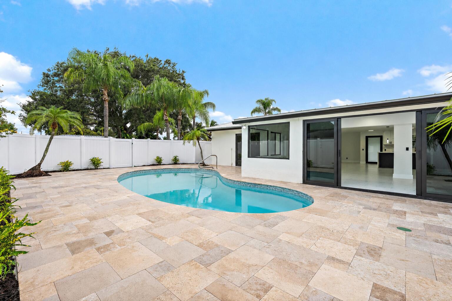 360 Saturn, Tequesta FL 33469