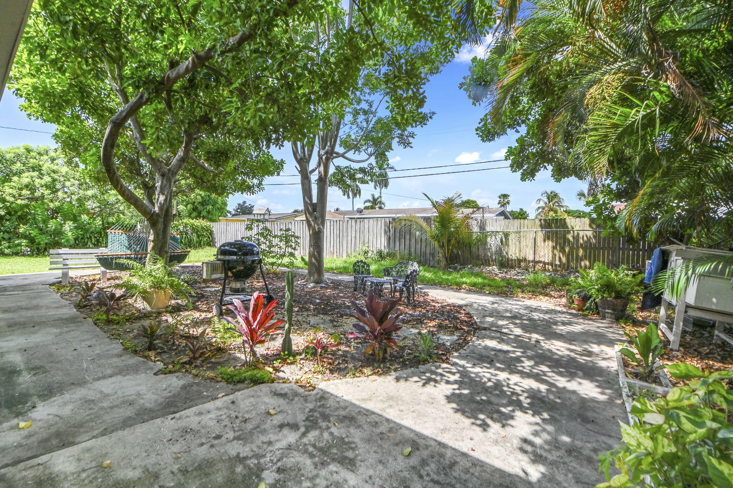 149 Cayman, Palm Springs FL 33461