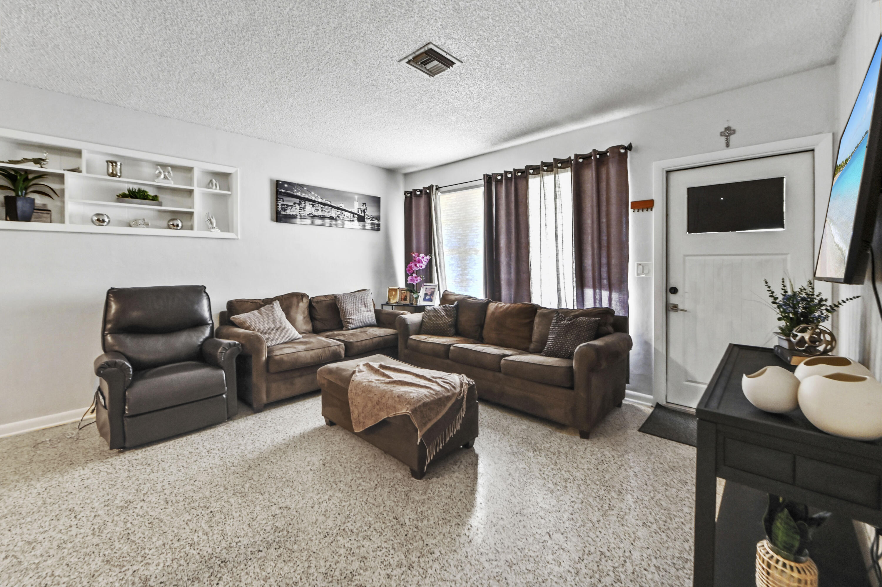 149 Cayman, Palm Springs FL 33461