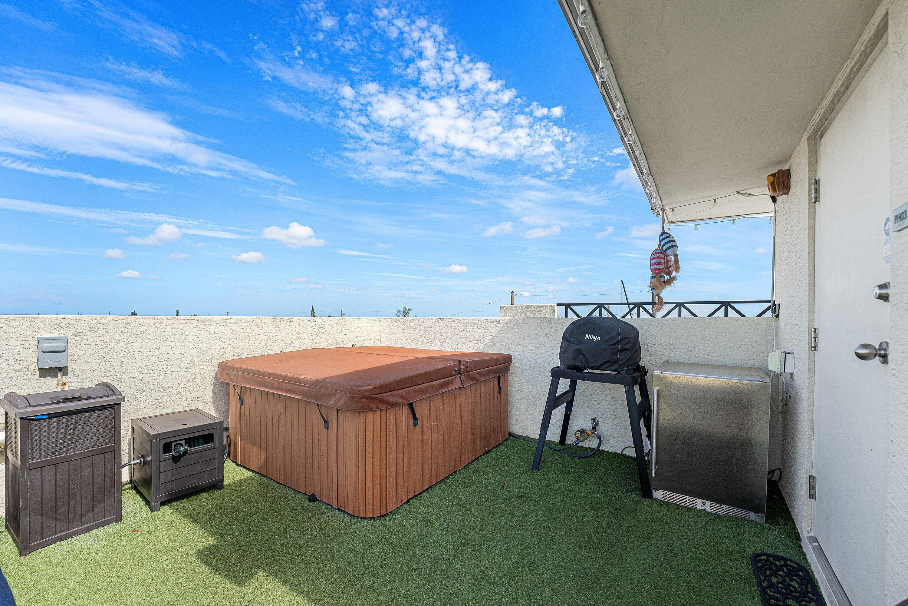 235 NE 1ST #PH 503, Delray Beach FL 33444