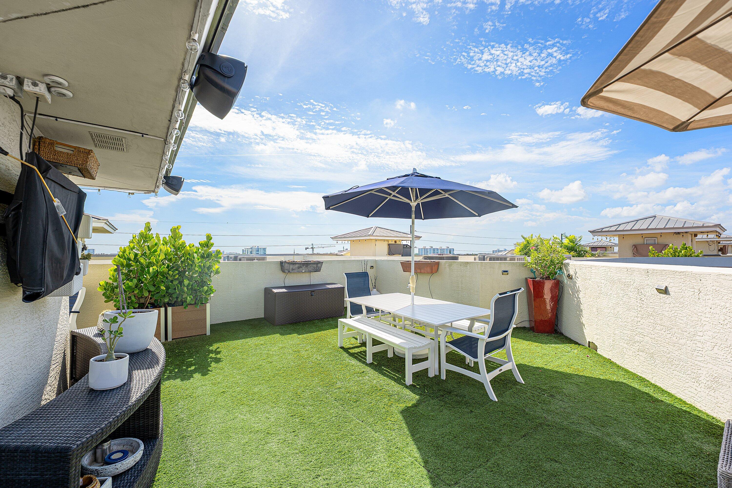 235 NE 1ST #PH 503, Delray Beach FL 33444