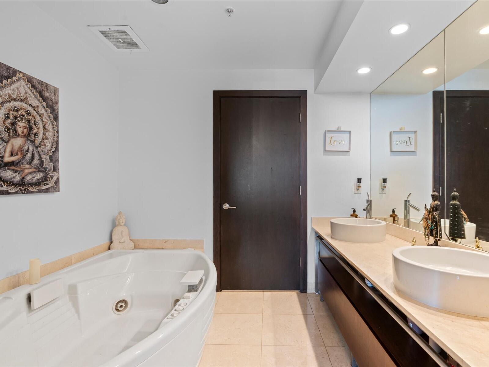 16275 Collins #2403, Sunny Isles Beach FL 33160