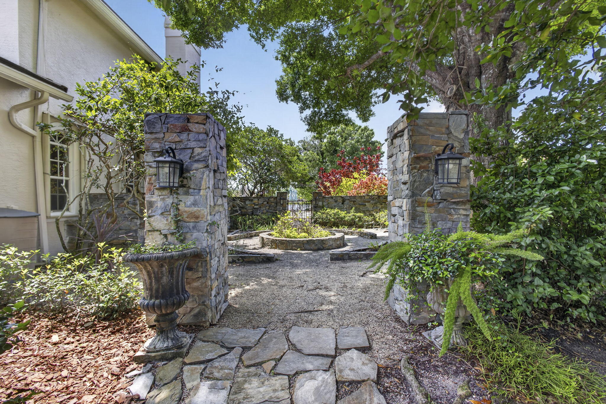 8704 WENDY, West Palm Beach FL 33411