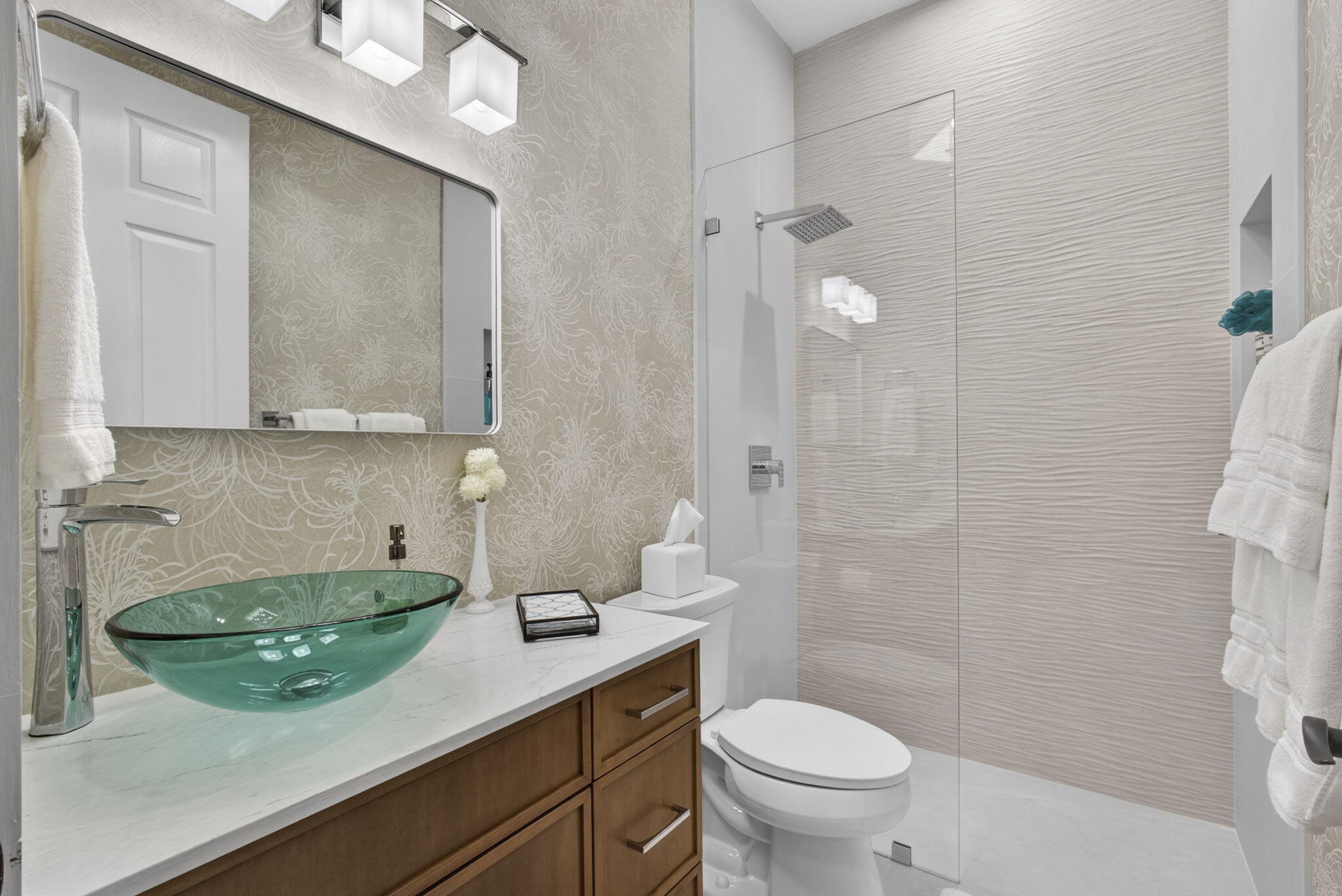 8704 WENDY, West Palm Beach FL 33411