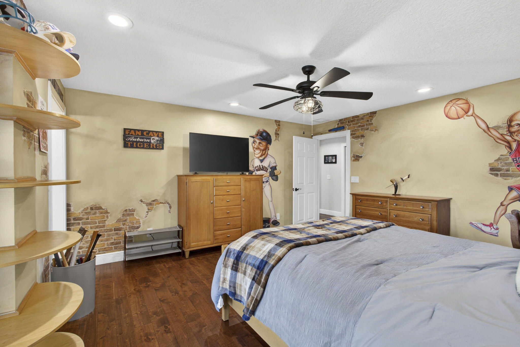 8704 WENDY, West Palm Beach FL 33411