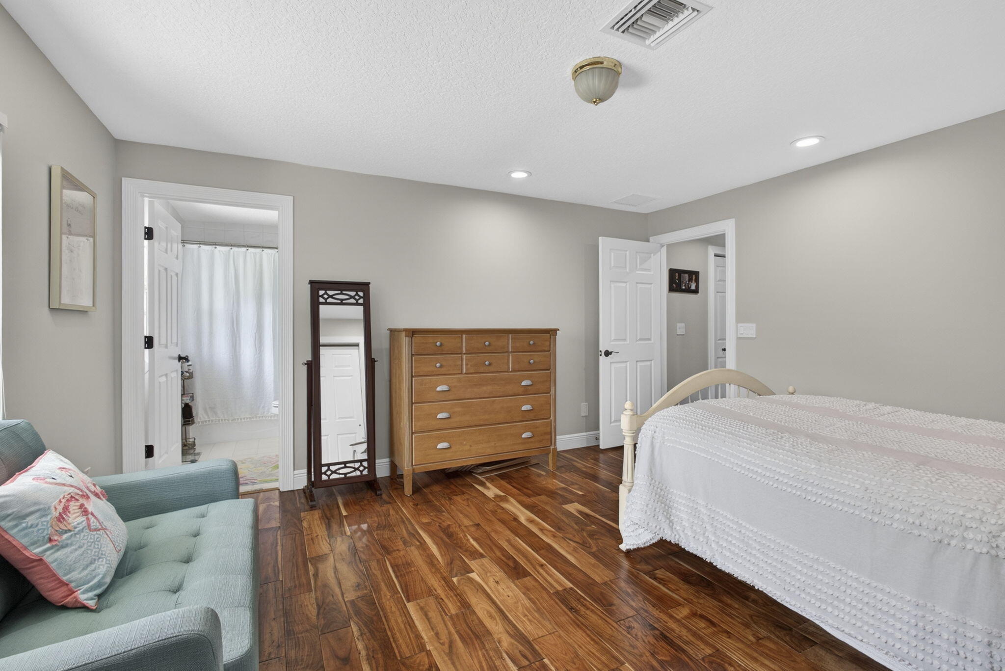 8704 WENDY, West Palm Beach FL 33411