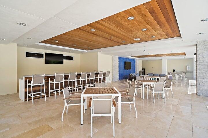 2700 Donald Ross #306, Palm Beach Gardens FL 33410