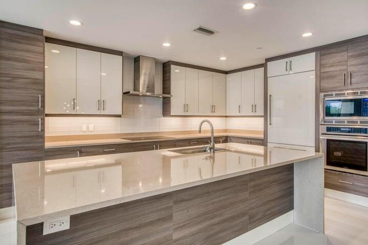 2700 Donald Ross #306, Palm Beach Gardens FL 33410