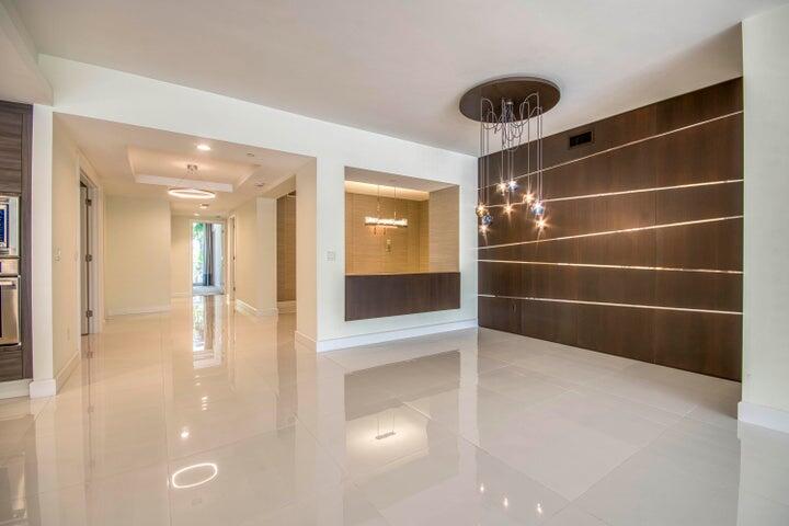 2700 Donald Ross #306, Palm Beach Gardens FL 33410