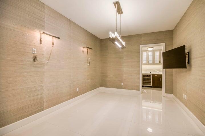 2700 Donald Ross #306, Palm Beach Gardens FL 33410