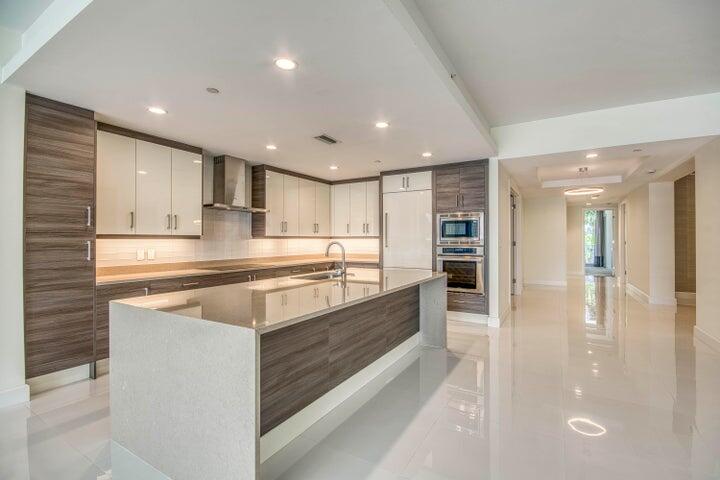 2700 Donald Ross #306, Palm Beach Gardens FL 33410