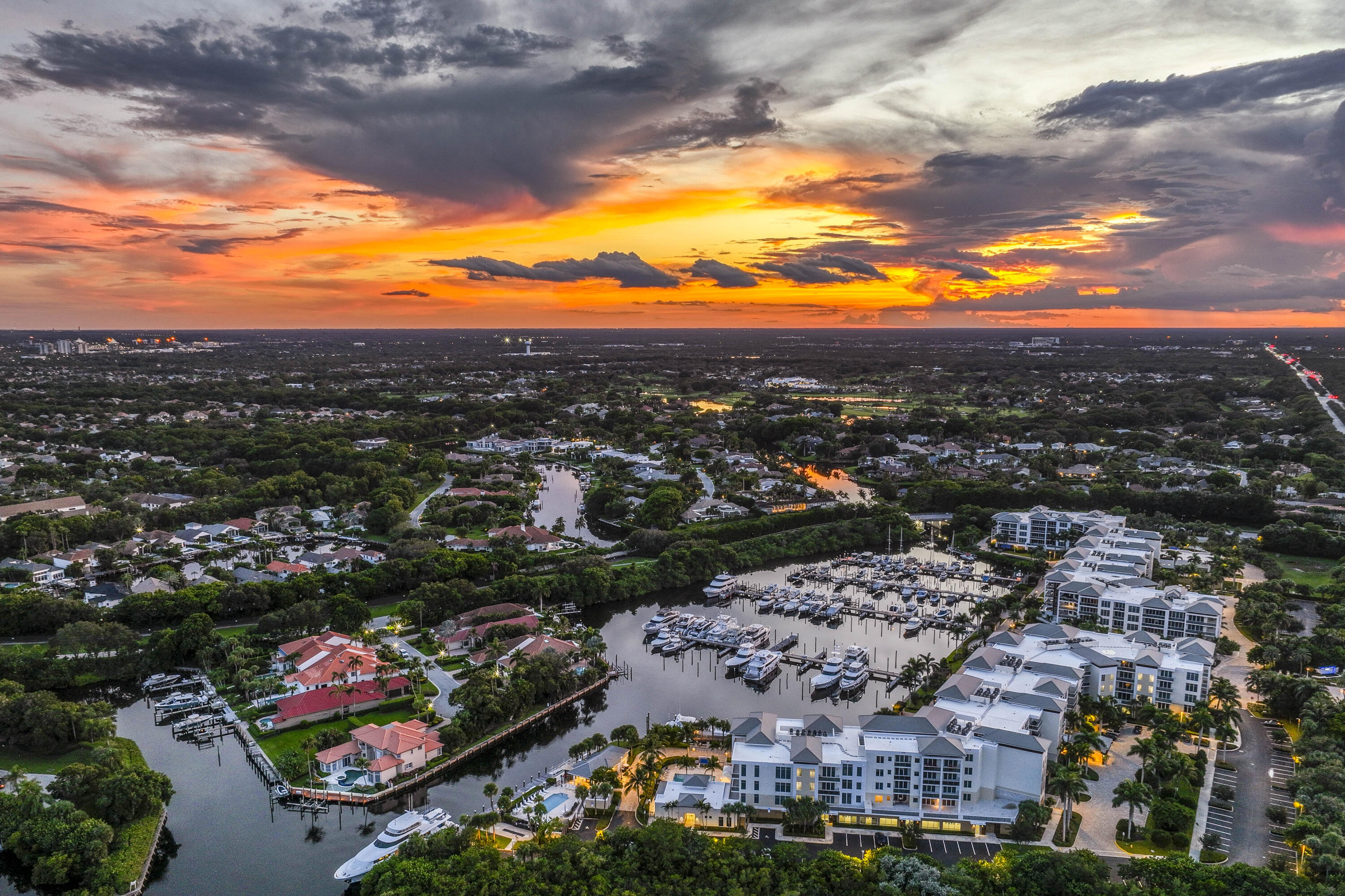 2700 Donald Ross #306, Palm Beach Gardens FL 33410