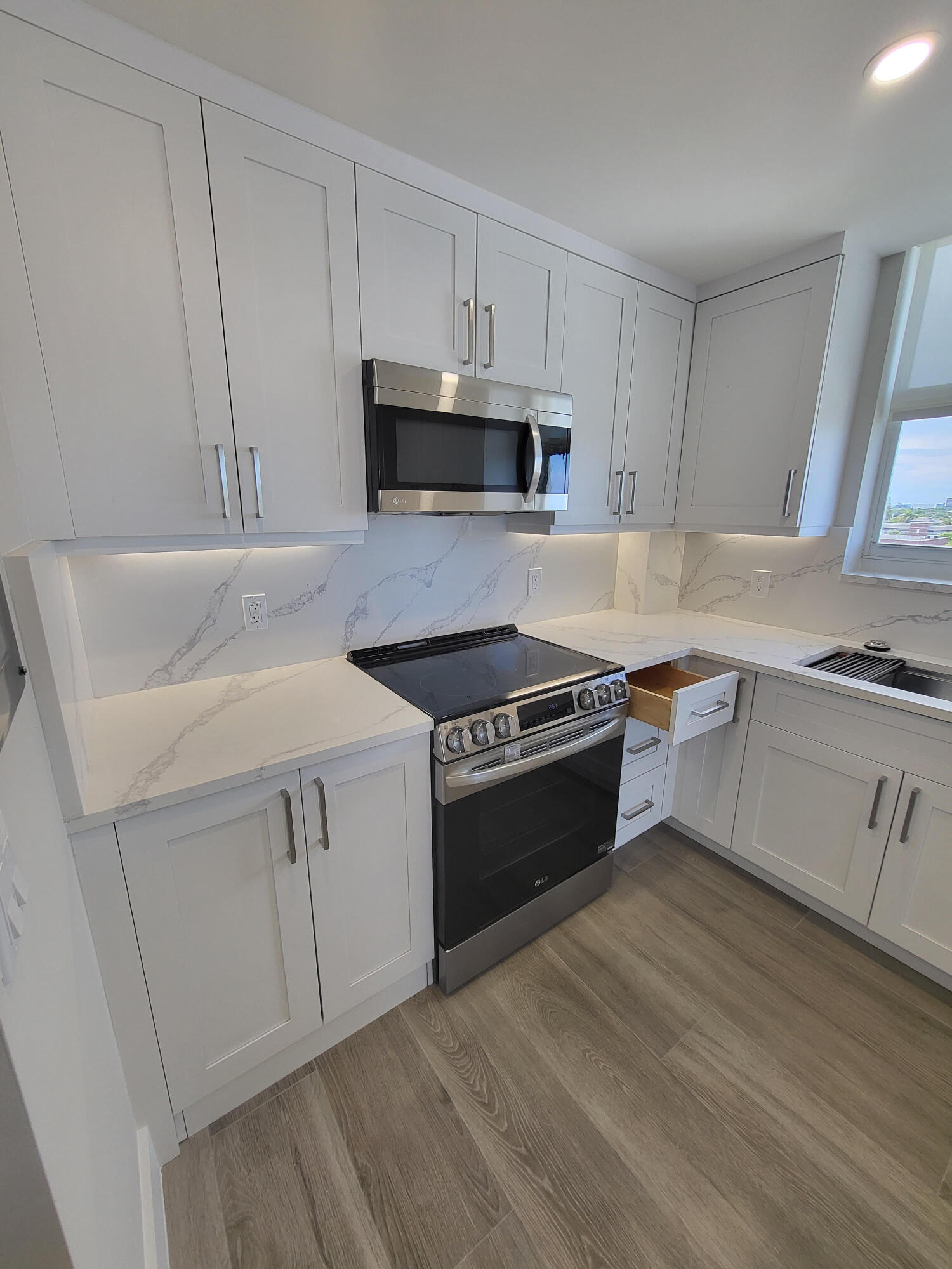 3100 NE 49th #701, Fort Lauderdale FL 33308