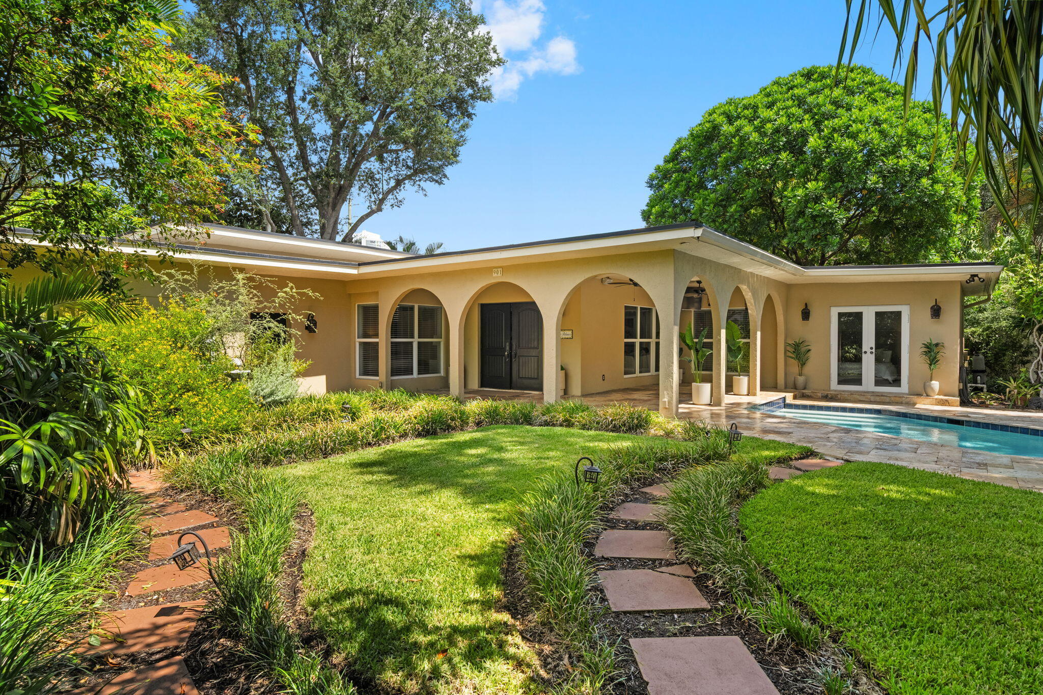 901 SE 6TH, Fort Lauderdale FL 33301
