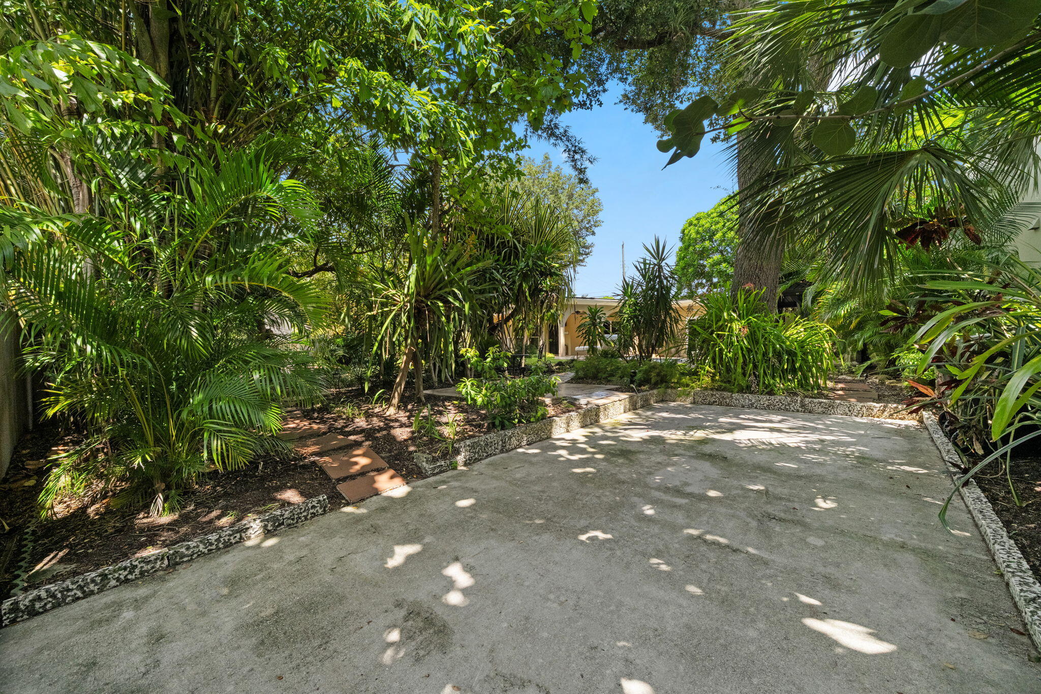 901 SE 6TH, Fort Lauderdale FL 33301