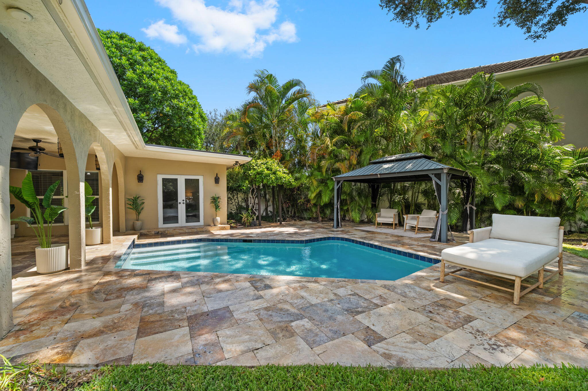 901 SE 6TH, Fort Lauderdale FL 33301