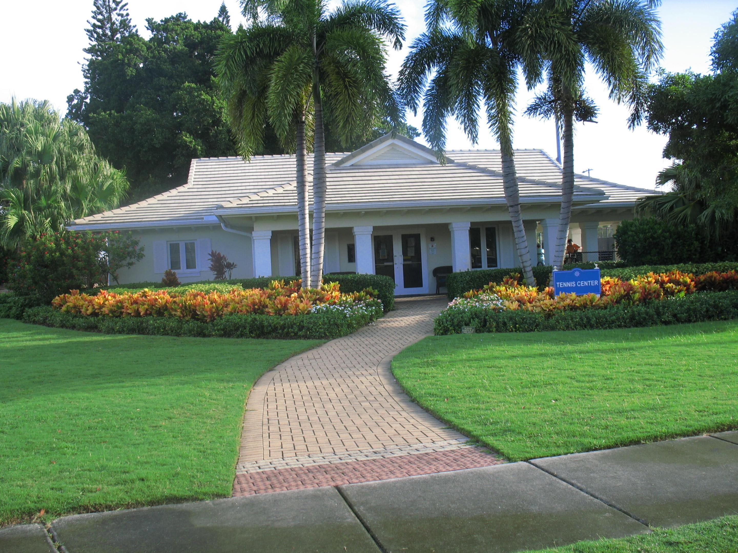 155 YACHT CLUB #207, North Palm Beach FL 33408