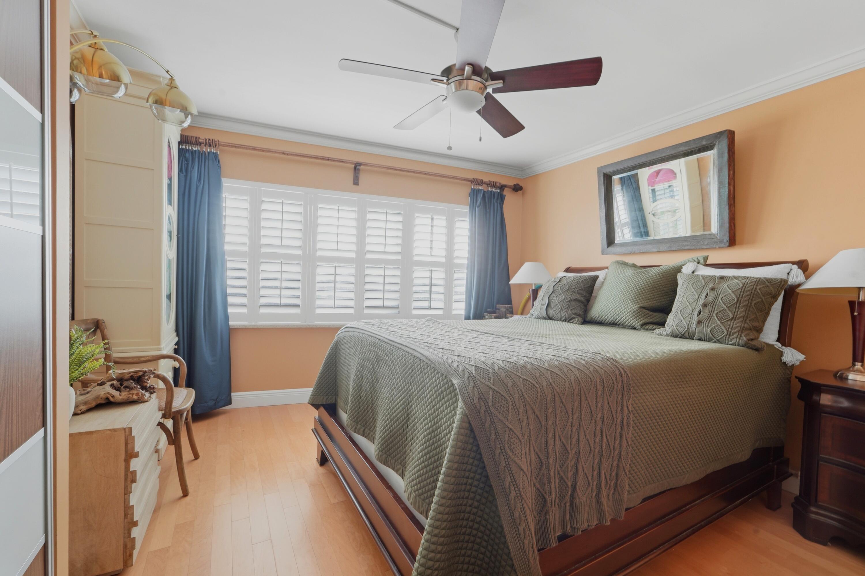 155 YACHT CLUB #207, North Palm Beach FL 33408