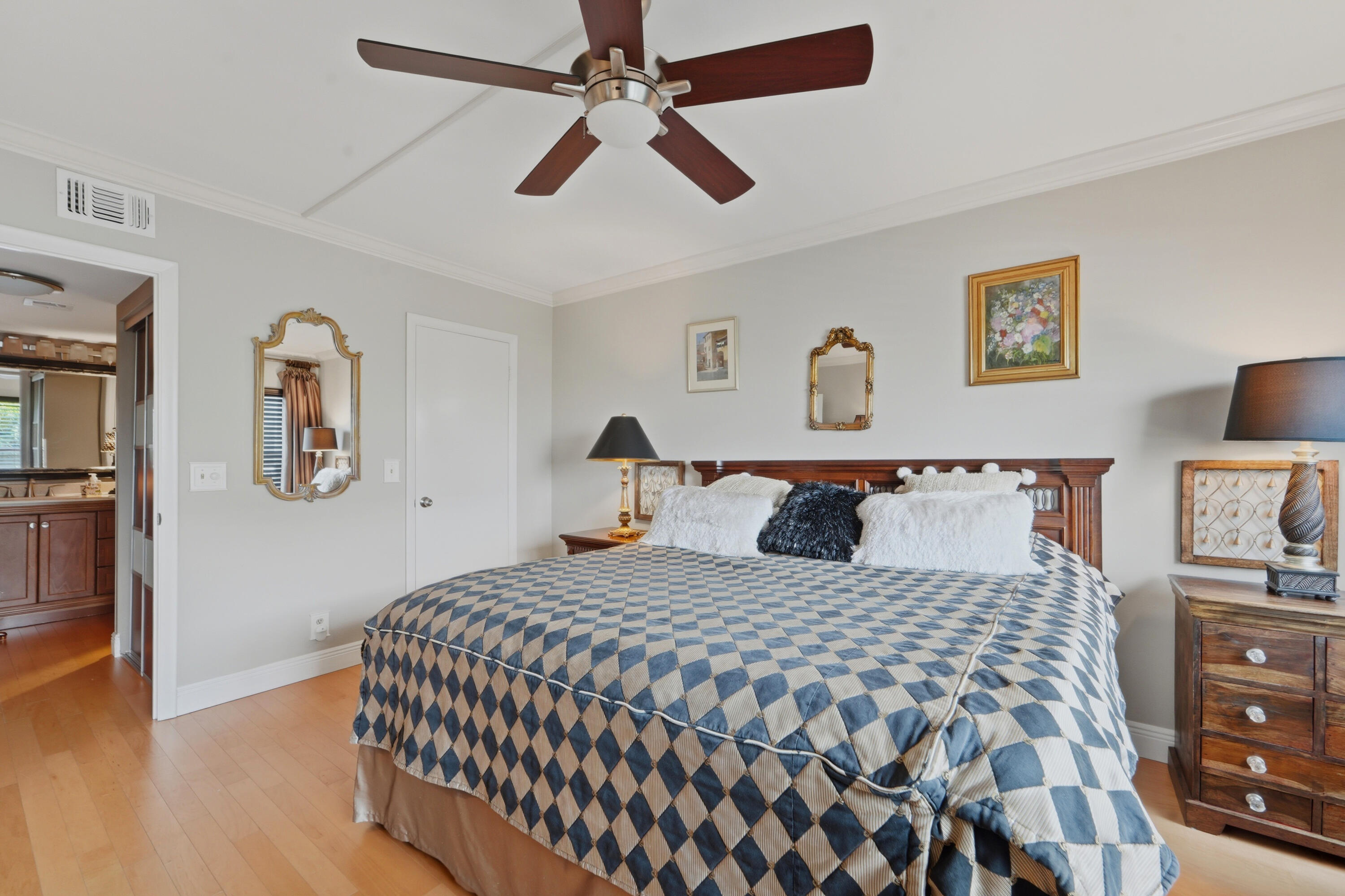 155 YACHT CLUB #207, North Palm Beach FL 33408