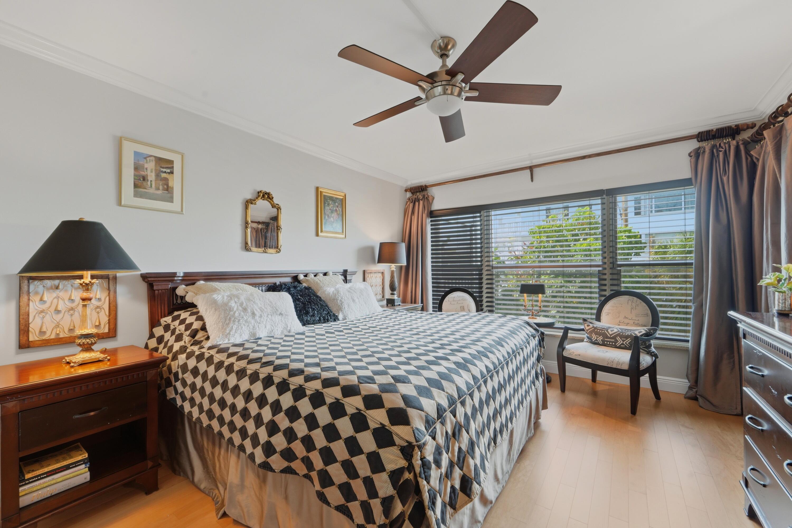 155 YACHT CLUB #207, North Palm Beach FL 33408