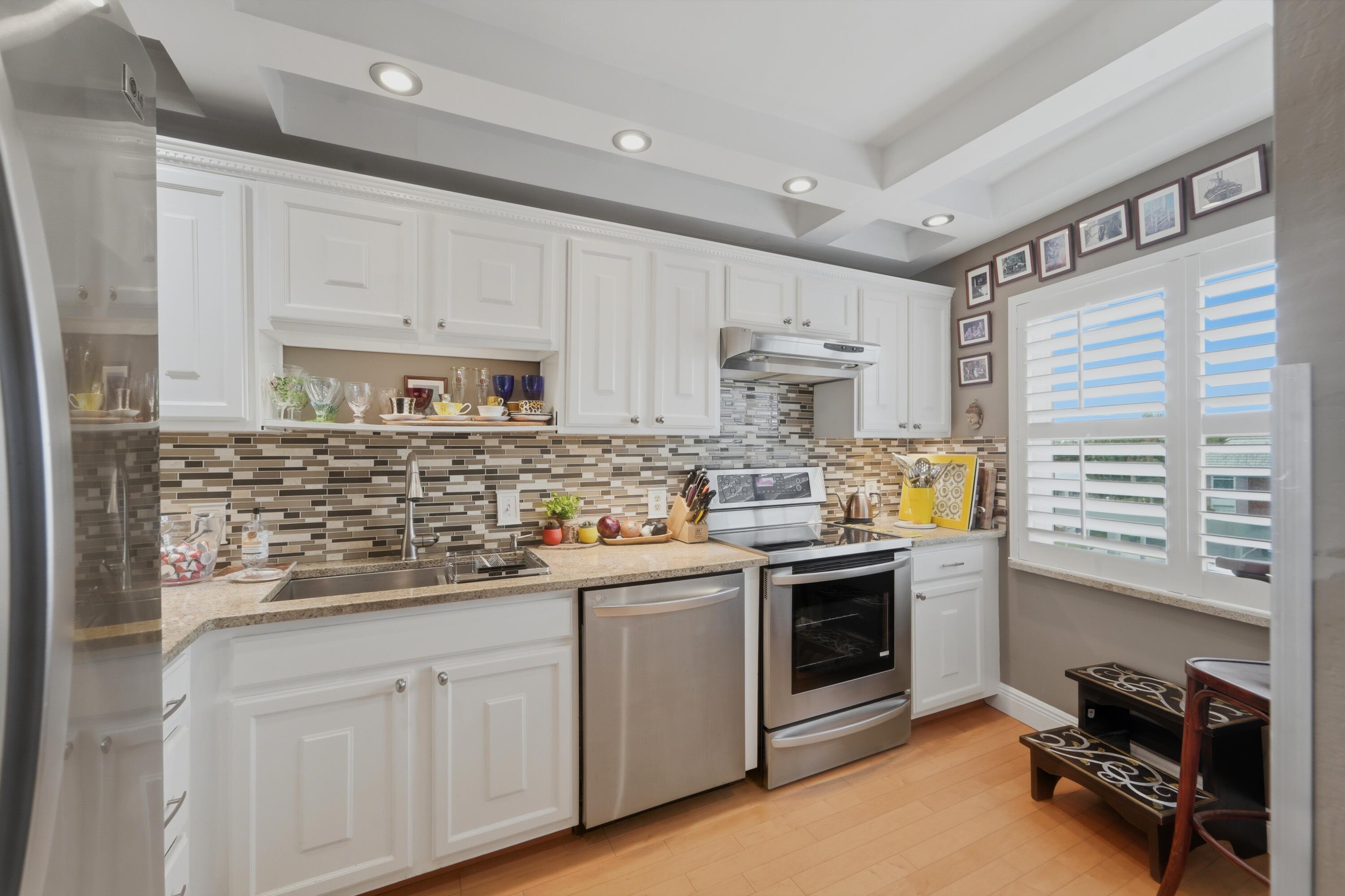 155 YACHT CLUB #207, North Palm Beach FL 33408