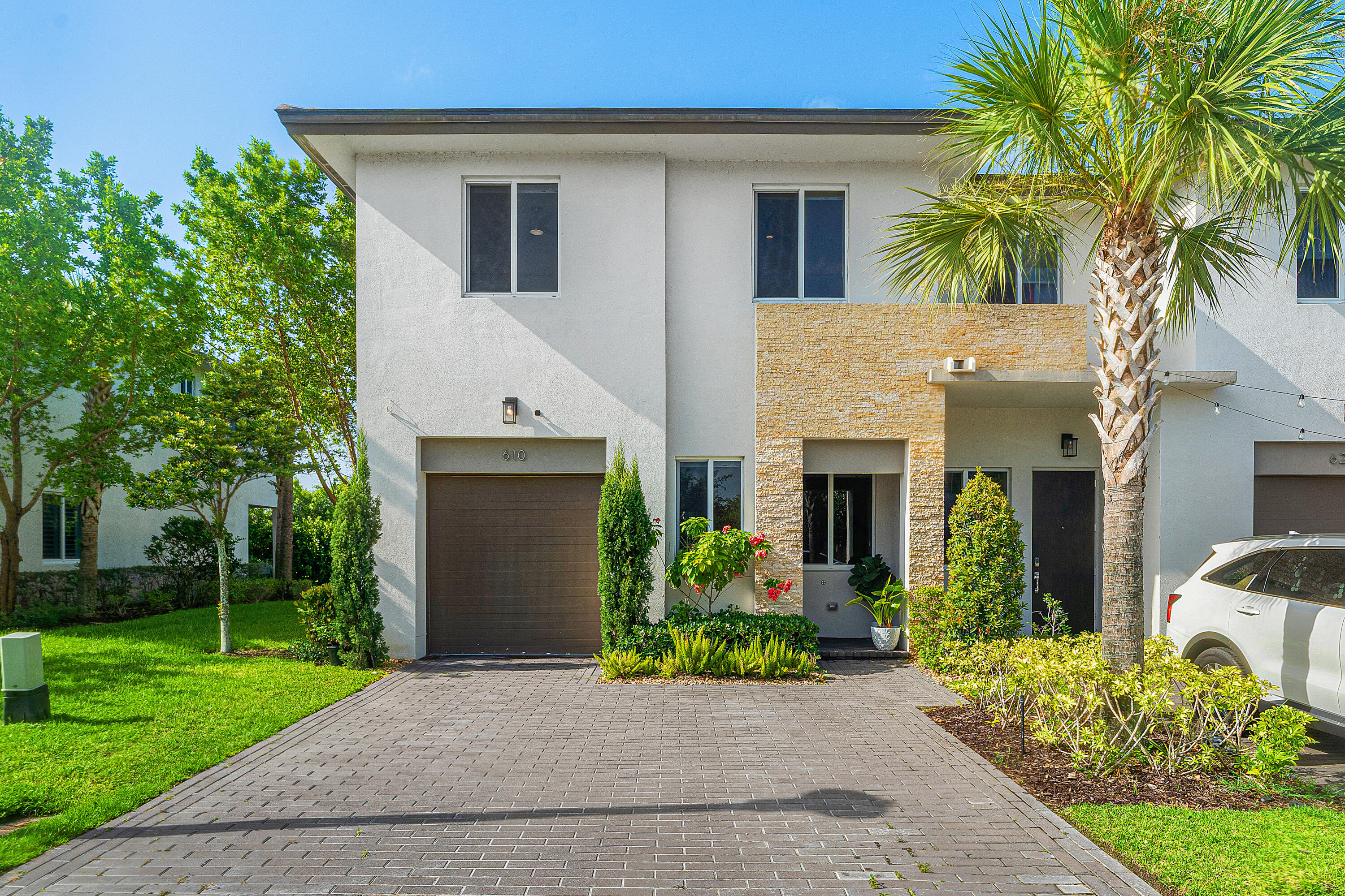610 Pioneer, Royal Palm Beach FL 33411