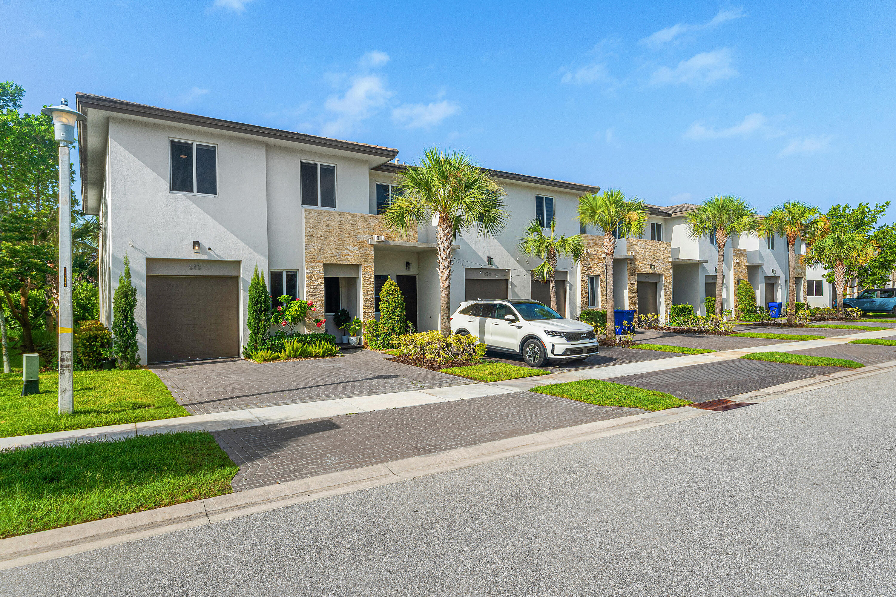 610 Pioneer, Royal Palm Beach FL 33411