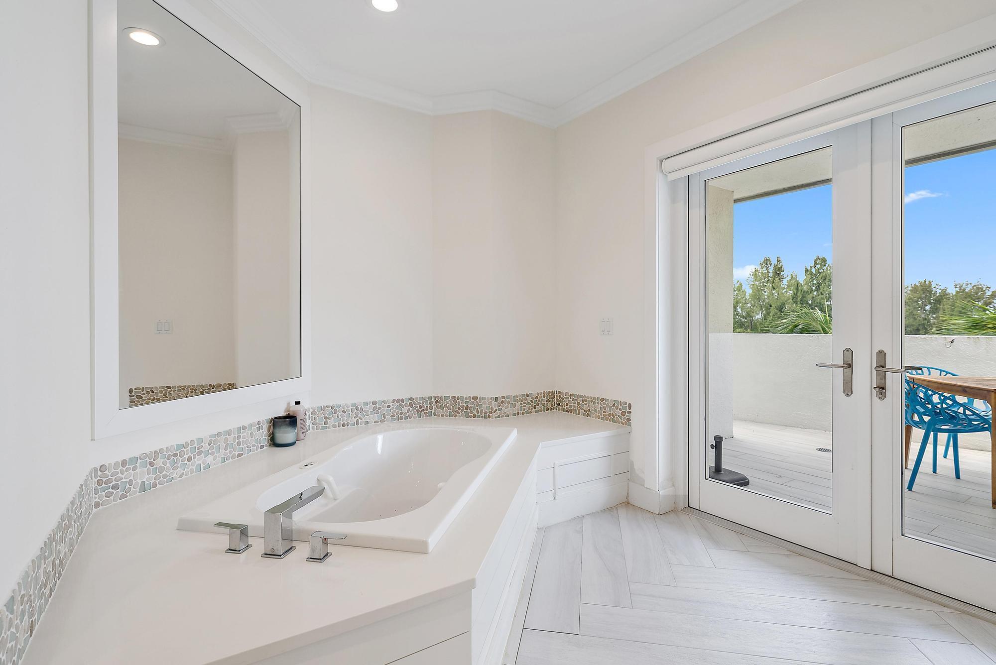 2050 S HIGHWAY A1A #5, Jupiter FL 33477