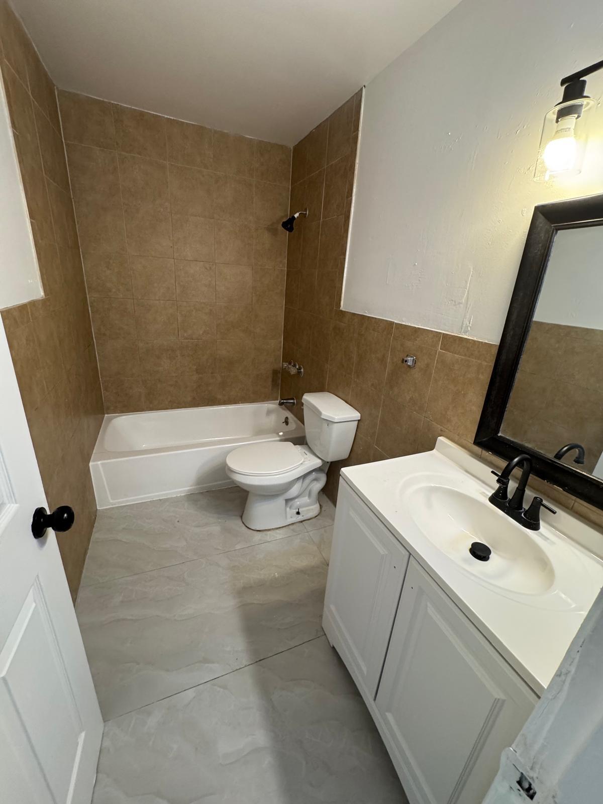 5830 NW 21ST #40-E, Lauderhill FL 33313