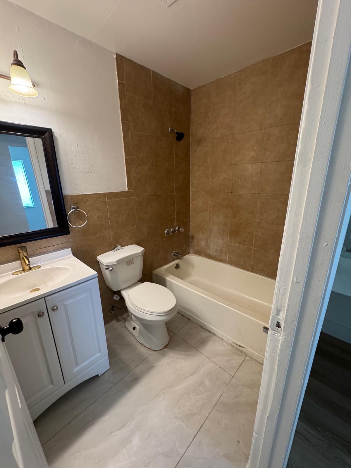 5830 NW 21ST #40-E, Lauderhill FL 33313
