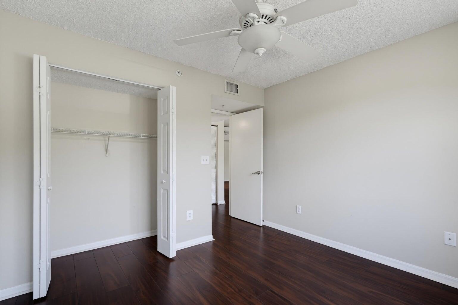 400 CRESTWOOD #417, Royal Palm Beach FL 33411