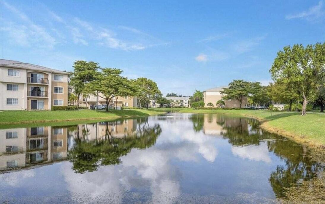 400 CRESTWOOD #417, Royal Palm Beach FL 33411