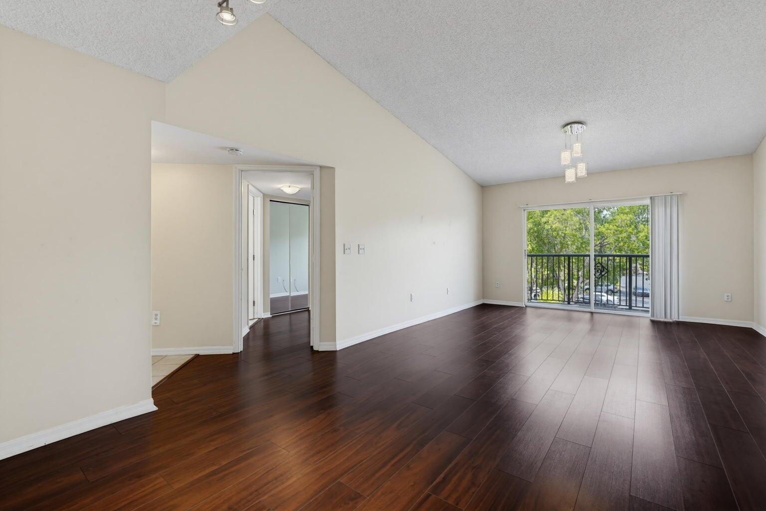 400 CRESTWOOD #417, Royal Palm Beach FL 33411