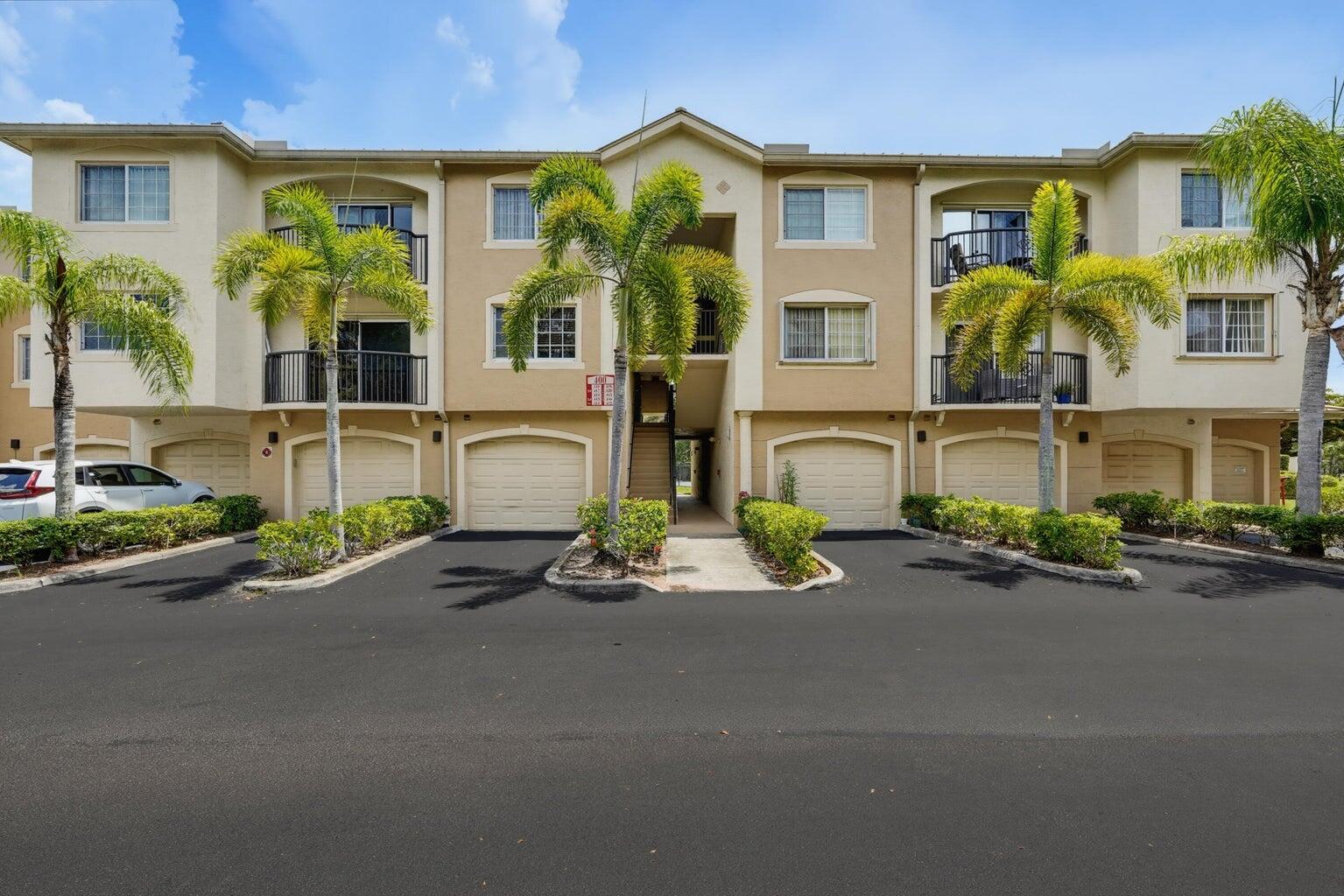 400 CRESTWOOD #417, Royal Palm Beach FL 33411