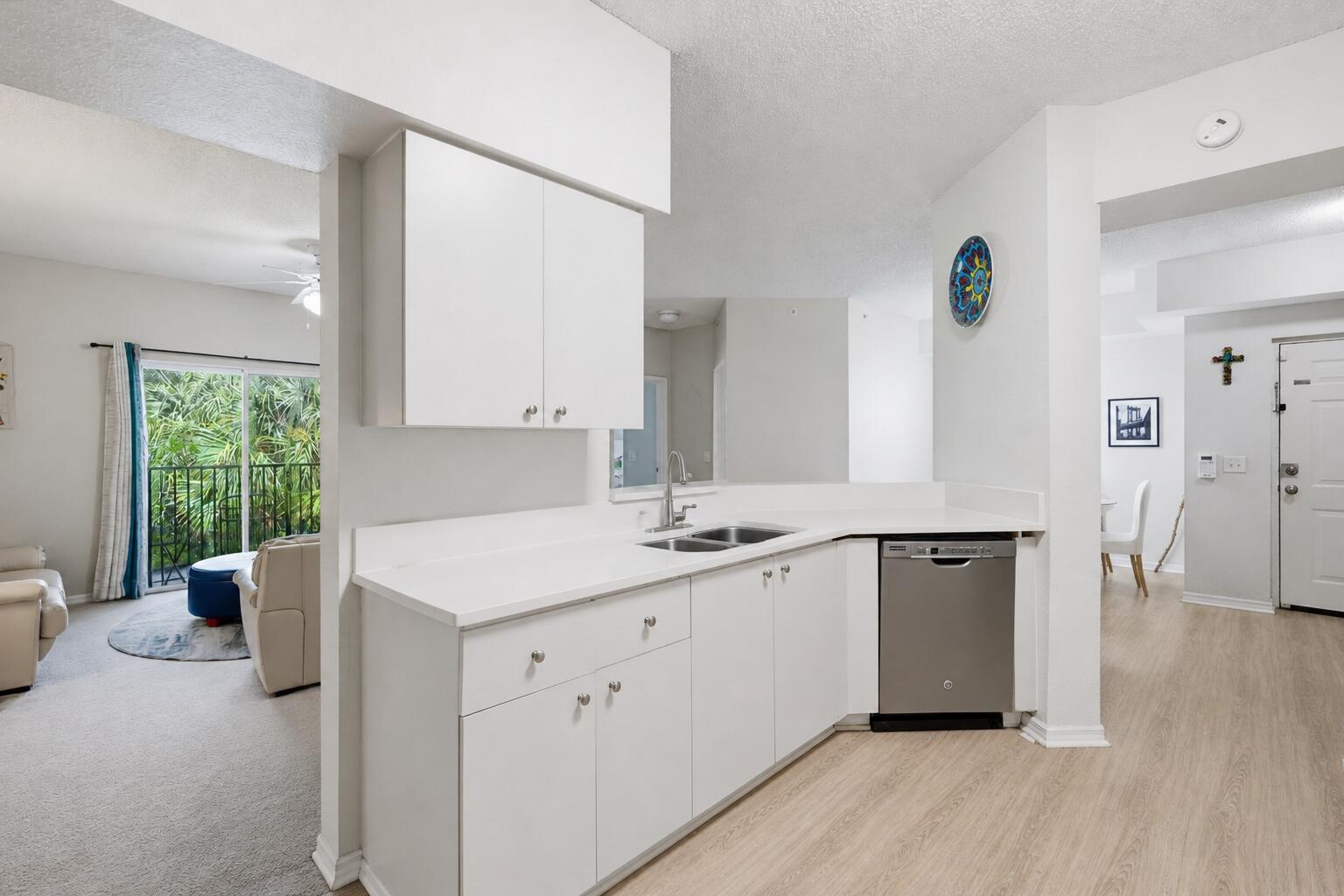 350 CRESTWOOD #306, Royal Palm Beach FL 33411