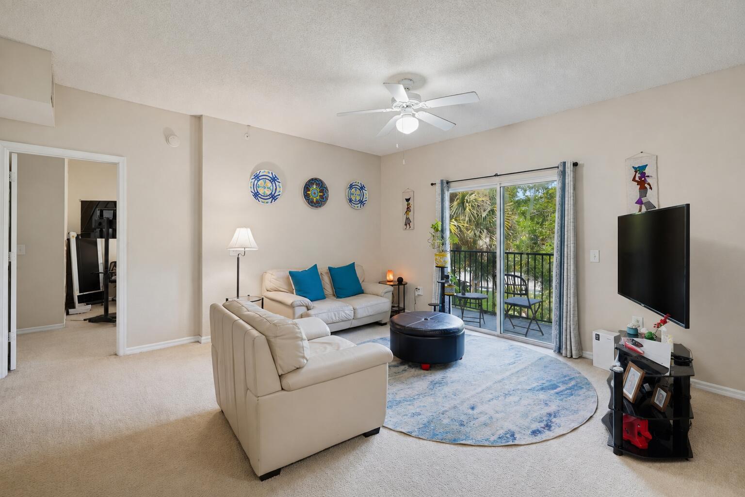 350 CRESTWOOD #306, Royal Palm Beach FL 33411