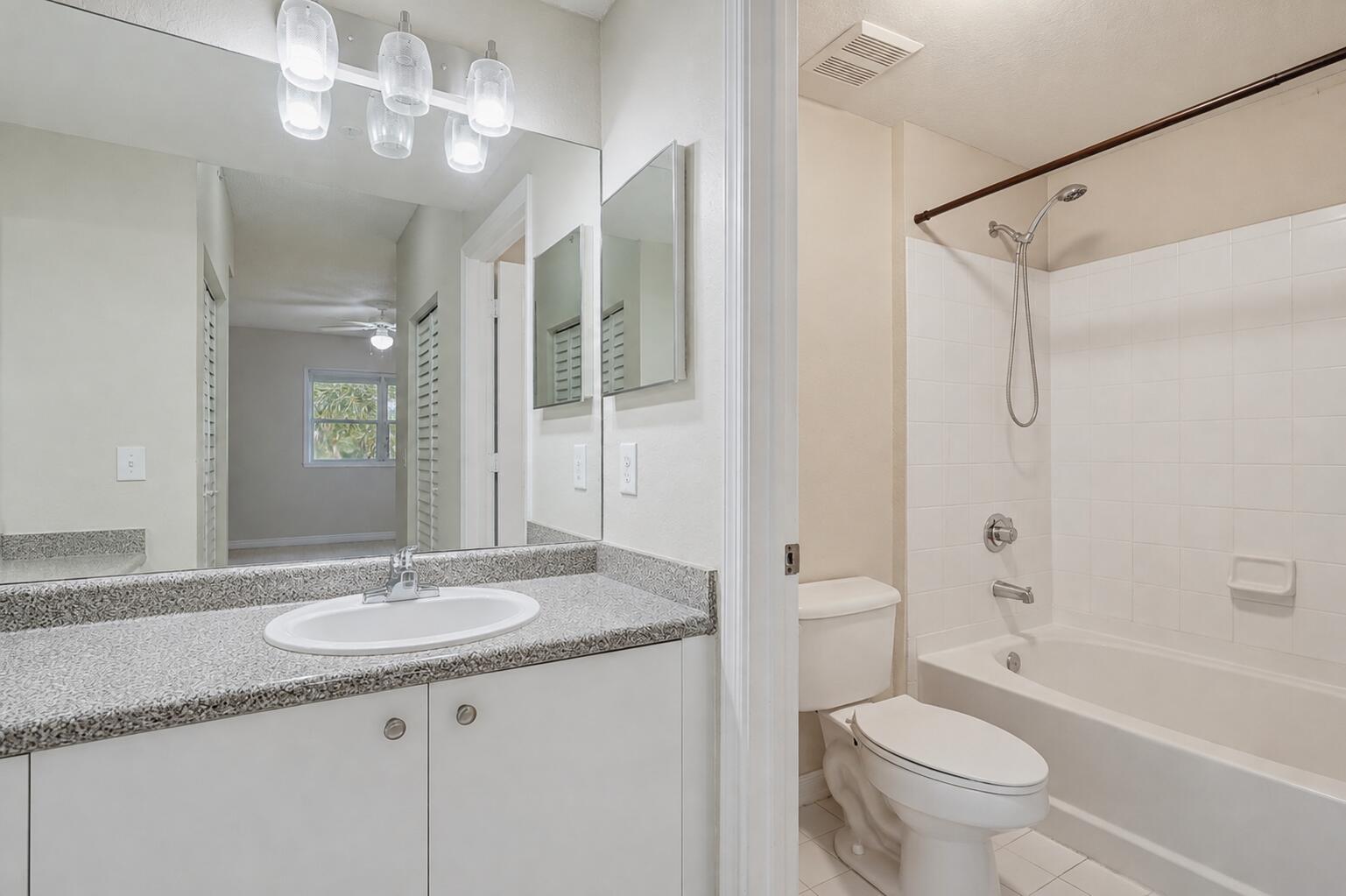 350 CRESTWOOD #306, Royal Palm Beach FL 33411