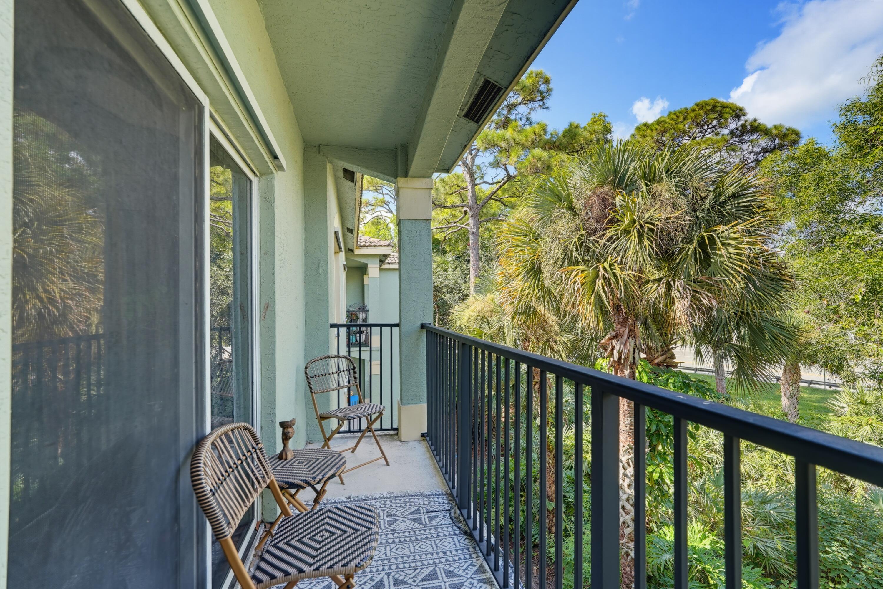 350 CRESTWOOD #306, Royal Palm Beach FL 33411