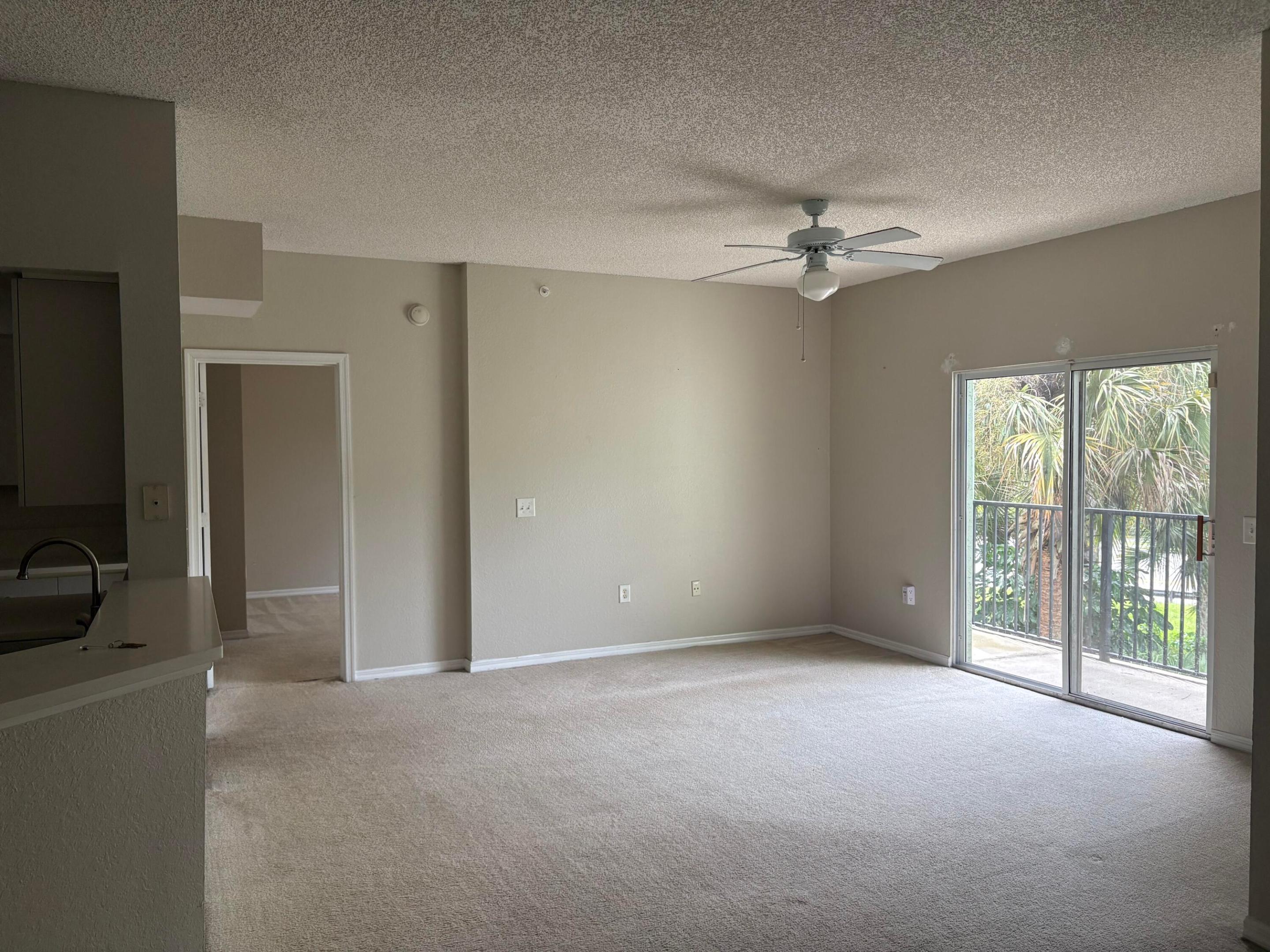 350 CRESTWOOD #306, Royal Palm Beach FL 33411