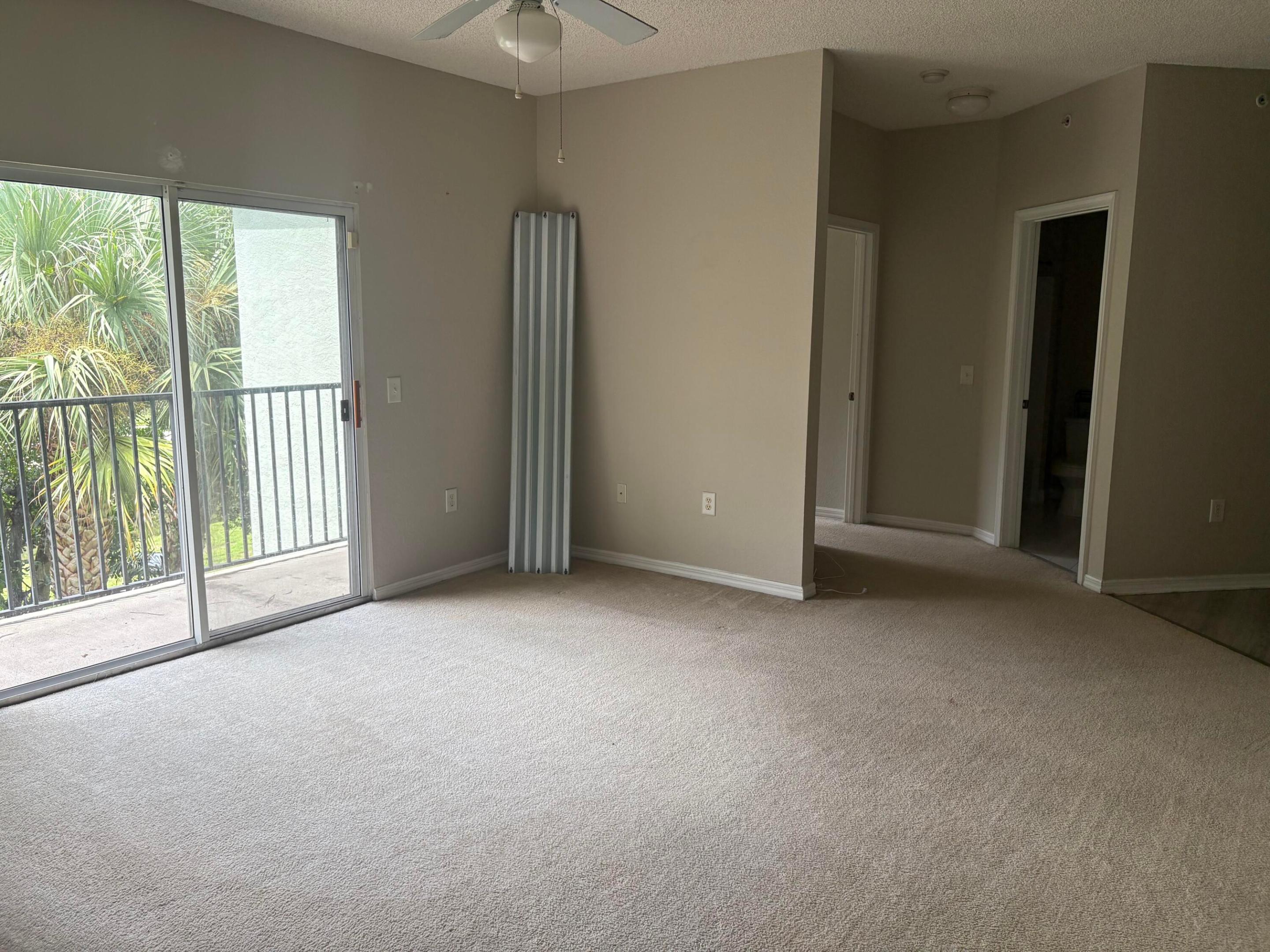 350 CRESTWOOD #306, Royal Palm Beach FL 33411