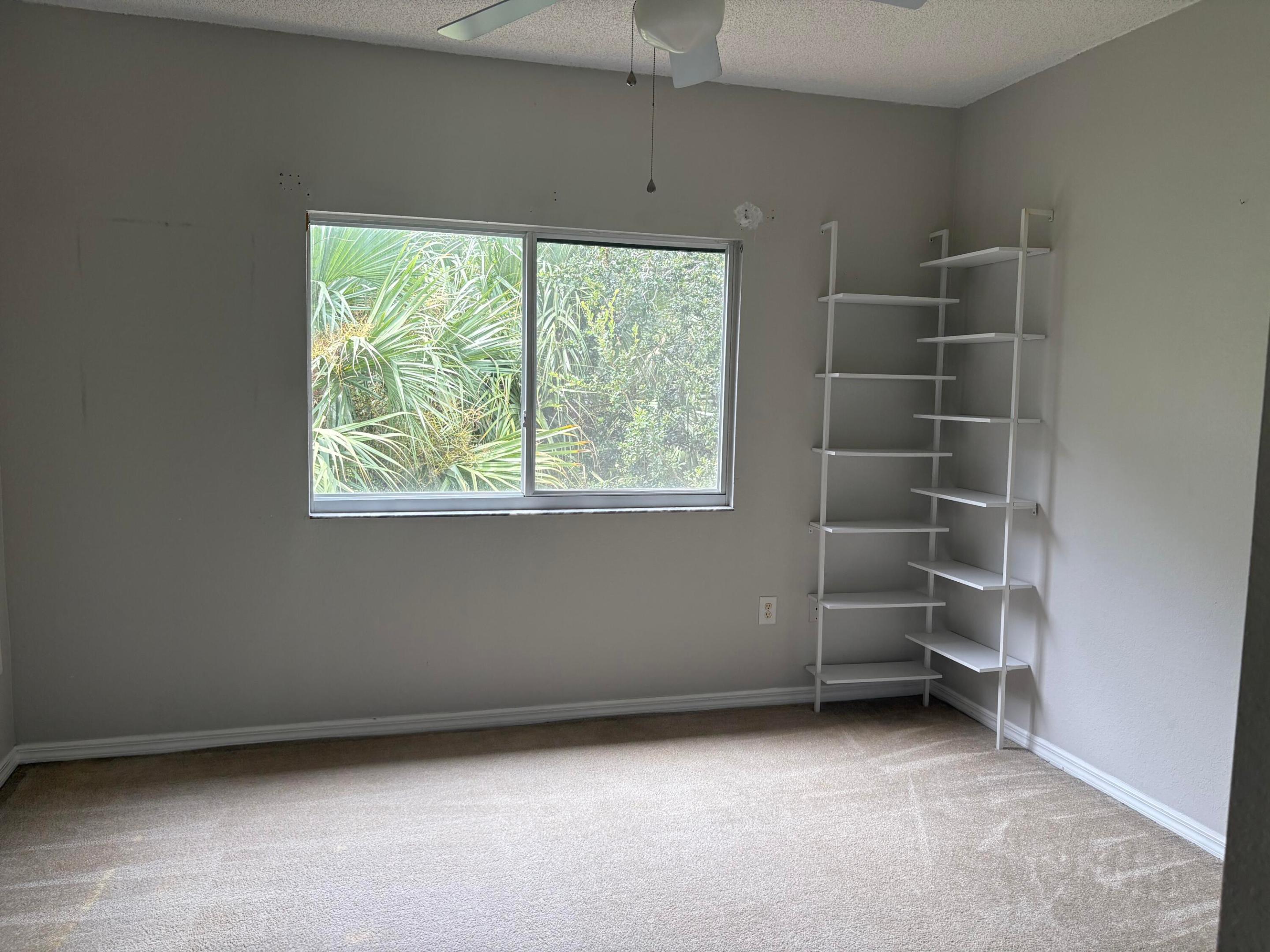 350 CRESTWOOD #306, Royal Palm Beach FL 33411