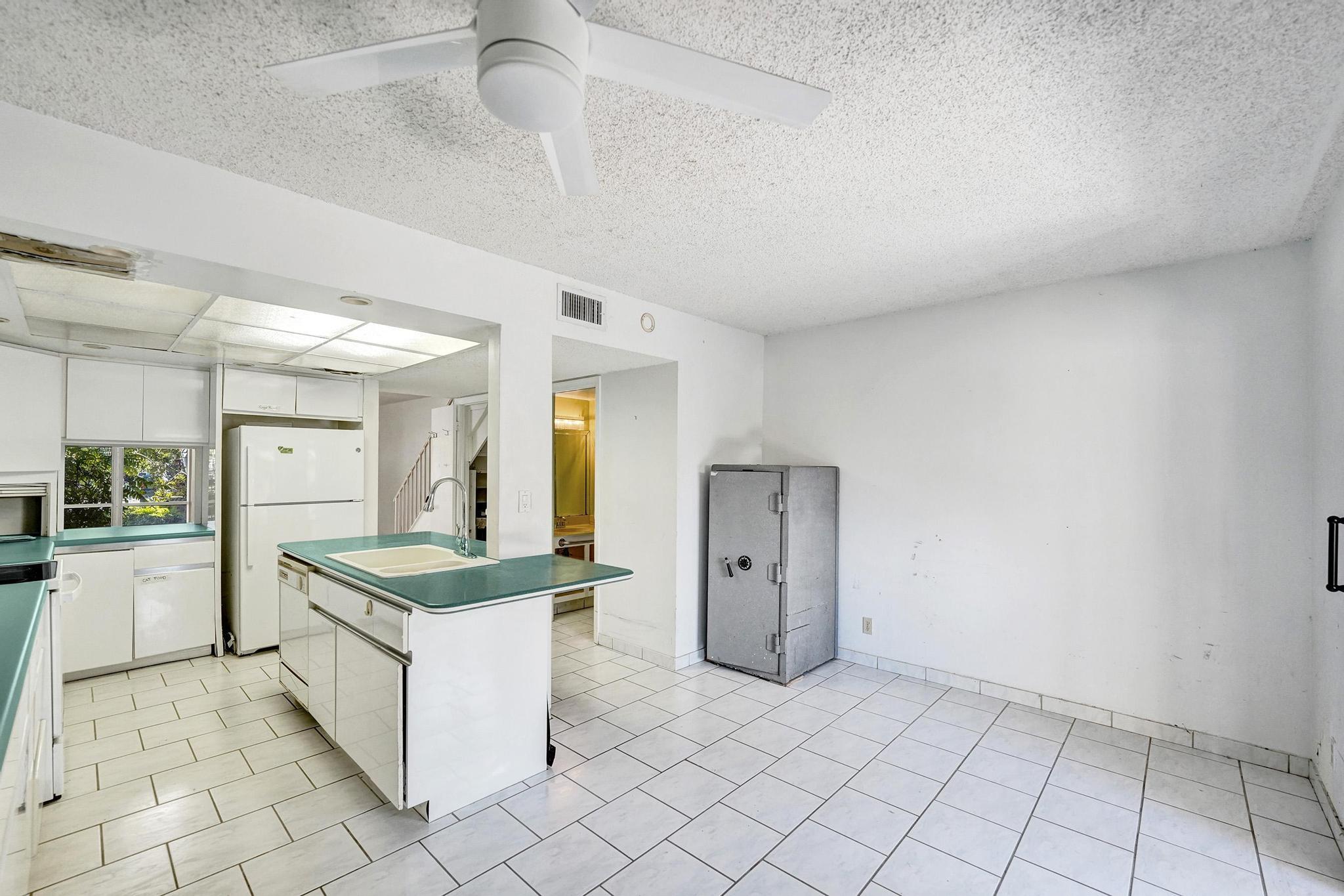 5555 N Ocean #17, Lauderdale By The Sea FL 33308