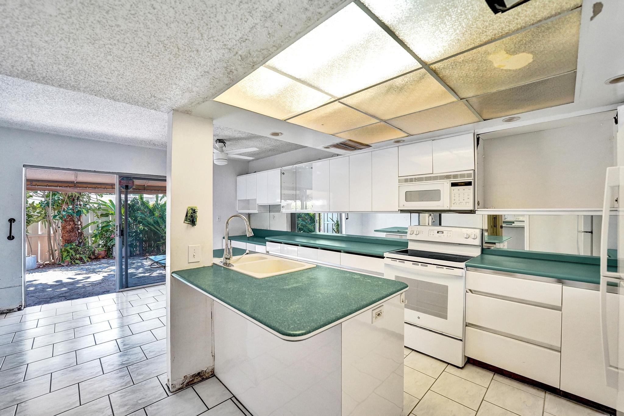 5555 N Ocean #17, Lauderdale By The Sea FL 33308