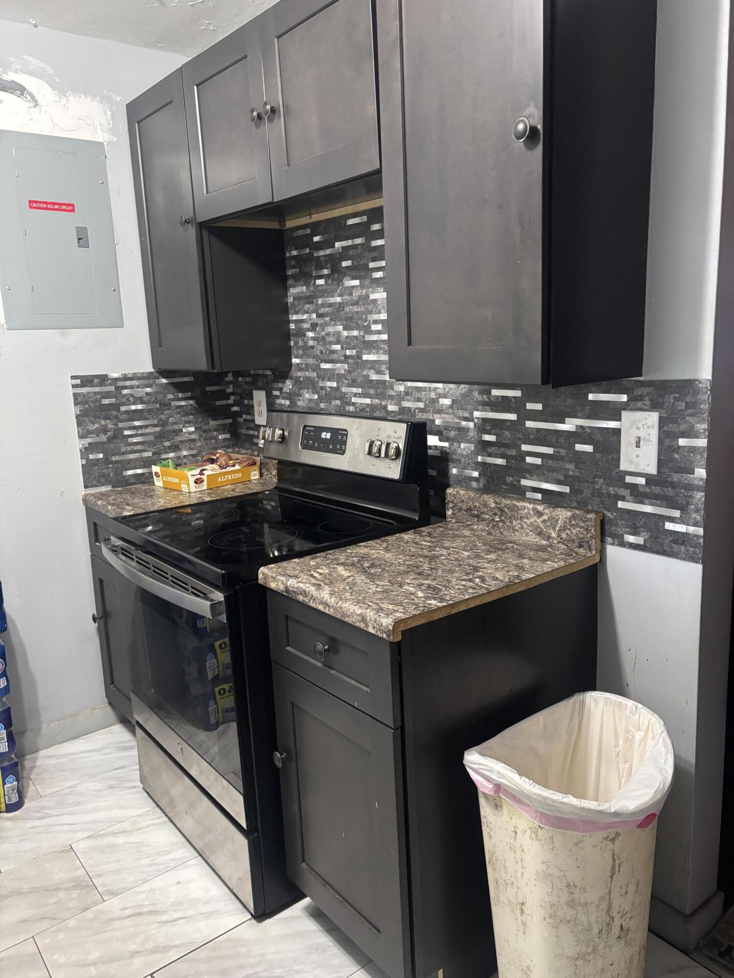 105 4TH #105, Lake Park FL 33403