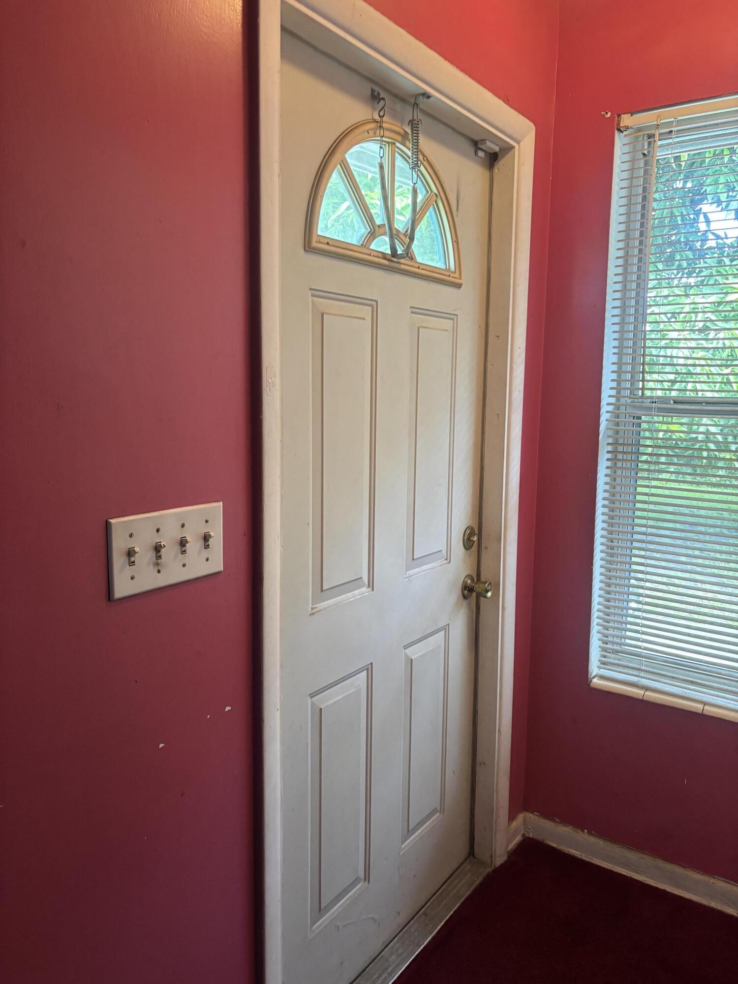 105 4TH #105, Lake Park FL 33403