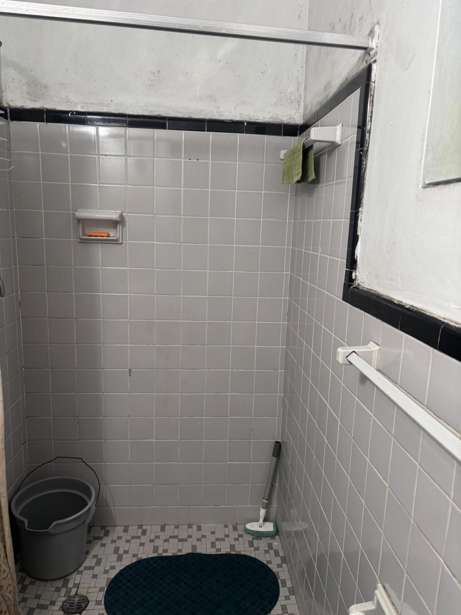 105 4TH #105, Lake Park FL 33403