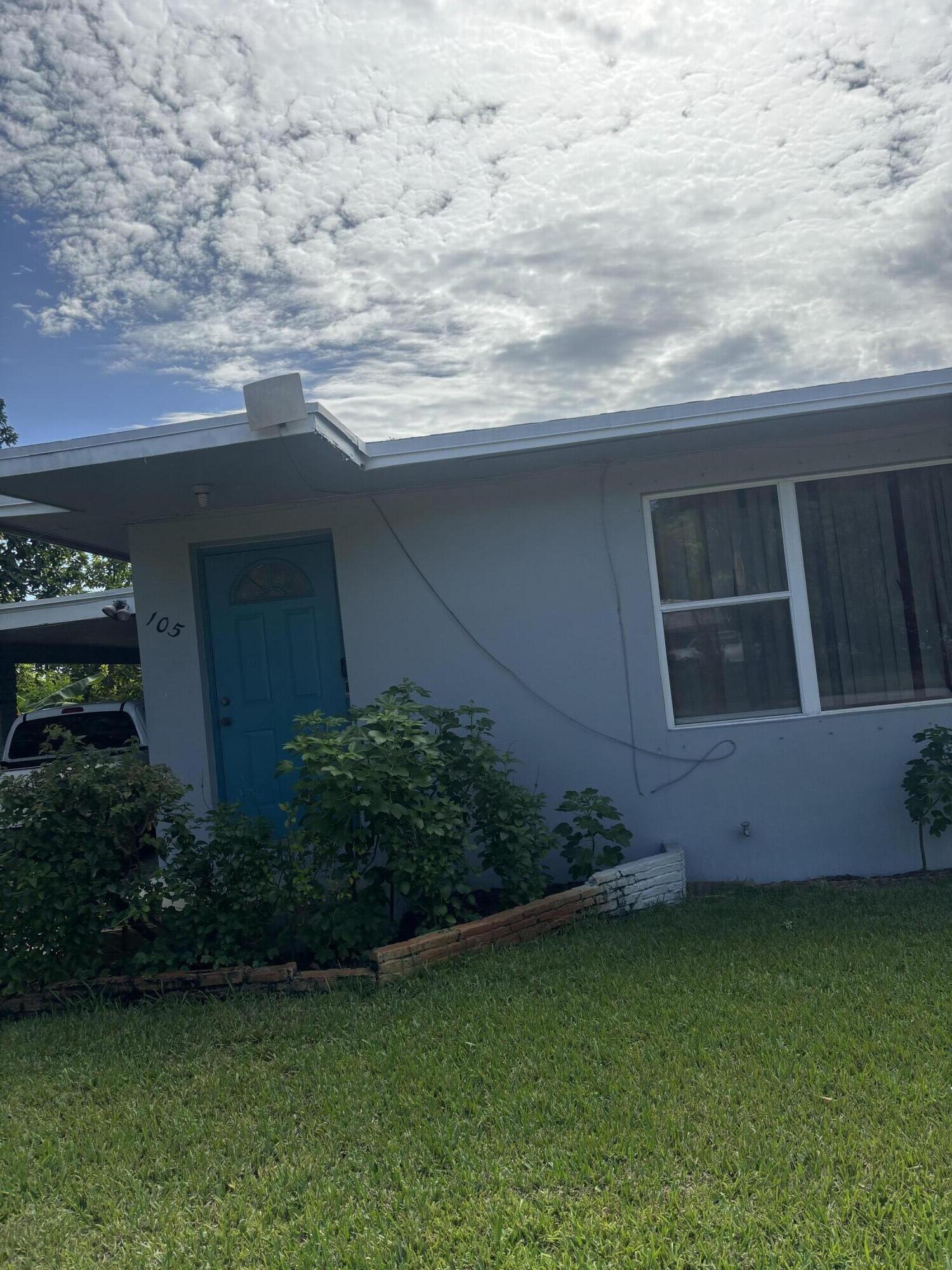 105 4TH #105, Lake Park FL 33403